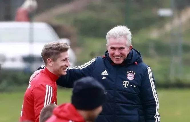 主场的红白 主场的红白